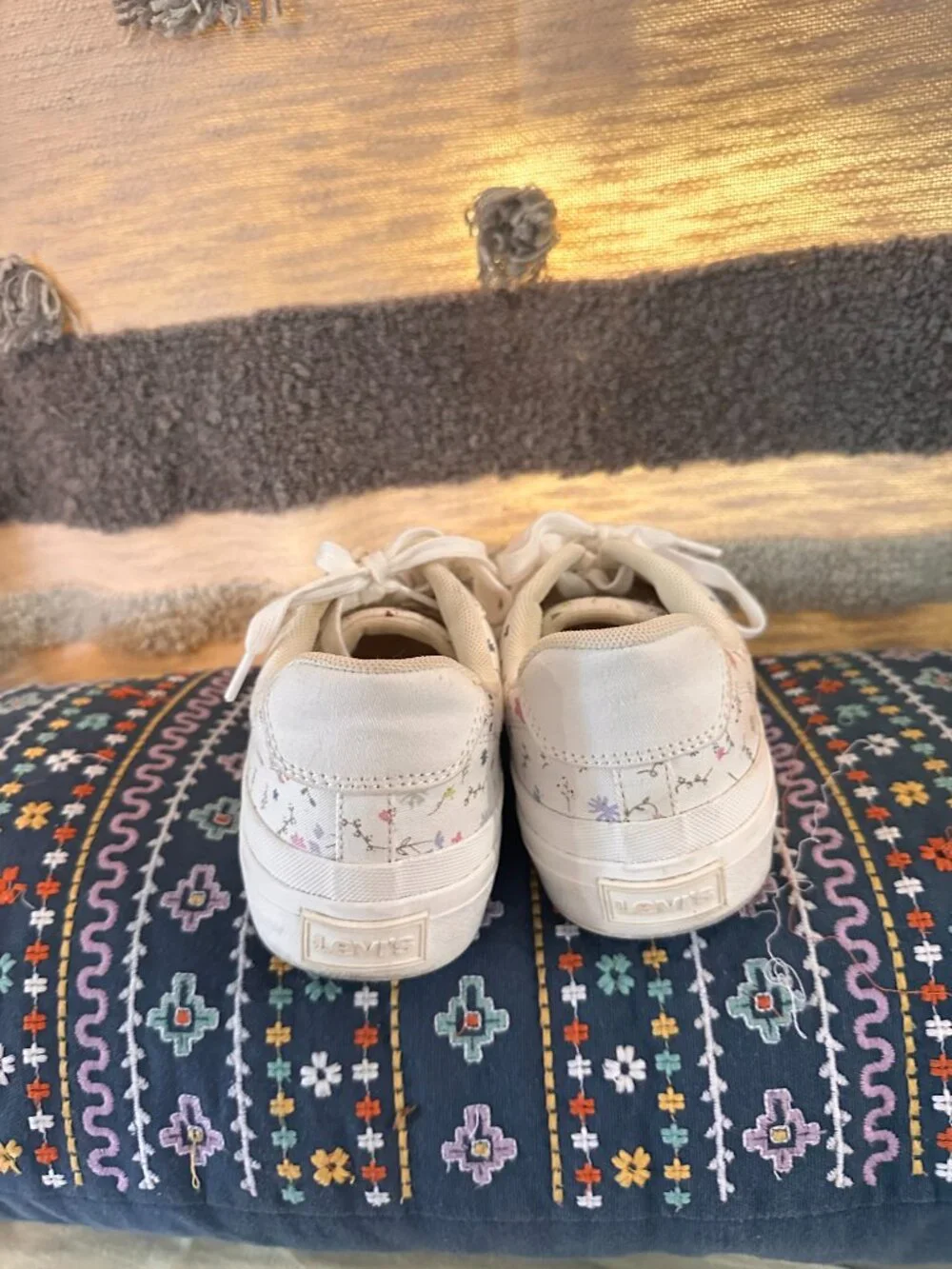 Levi's® Naya Canvas Print Women's Sneakers - Ws 8.5/40 - Picture 9 of 11